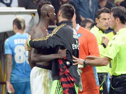 Balotelli, durante sus protestas al árbitro.