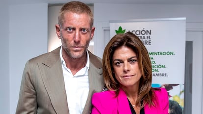 Lapo Elkann y Joana Lemos en la presentación de la campaña "No nos Rendiremos", el 24 de junio de 2020 en Madrid.