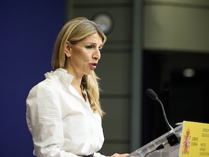 La vicepresidenta segunda y ministra de Trabajo y Economía Social, Yolanda Díaz, comparece ante los medios, en el Ministerio de Trabajo, este lunes.