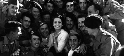 Star Carmen Sevilla visits Spanish troops in 1957 during the Ifni War, a historical event that falls under the classified material legislation.