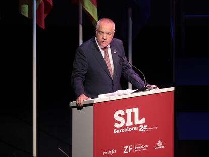 El delegado especial del Estado en el CZFB y presidente del SIL, Pere Navarro, durante la inauguración del evento.