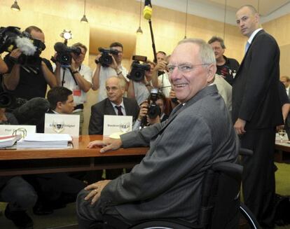 El ministro Schäuble, ante el Constitucional este martes en Karlsruhe.