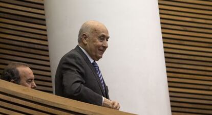 José Cholbi ha asistido al pleno en el que no se han alcanzado los votos para su renovación al frente de la Sindicatura de Greuges.