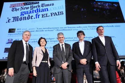 De izquierda a derecha, Bill Keller (&#039;The New York Times&#039;), Sylvie Kauffman (&#039;Le Monde&#039;), Javier Moreno (&#039;El Pa&iacute;s&#039;), Alan Rusbridger (&#039;The Guardian&#039;) y Georg Mascolo (&#039;Der Spiegel&#039;), en un debate sobre las filtraciones en Madrid en 2011.
 