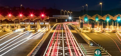 Una de las zonas de cobro de peaje de la autopista AP-7, operada por Acesa.