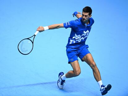 Djokovic, durante el partido contra Zverev en el O2 de Londres.