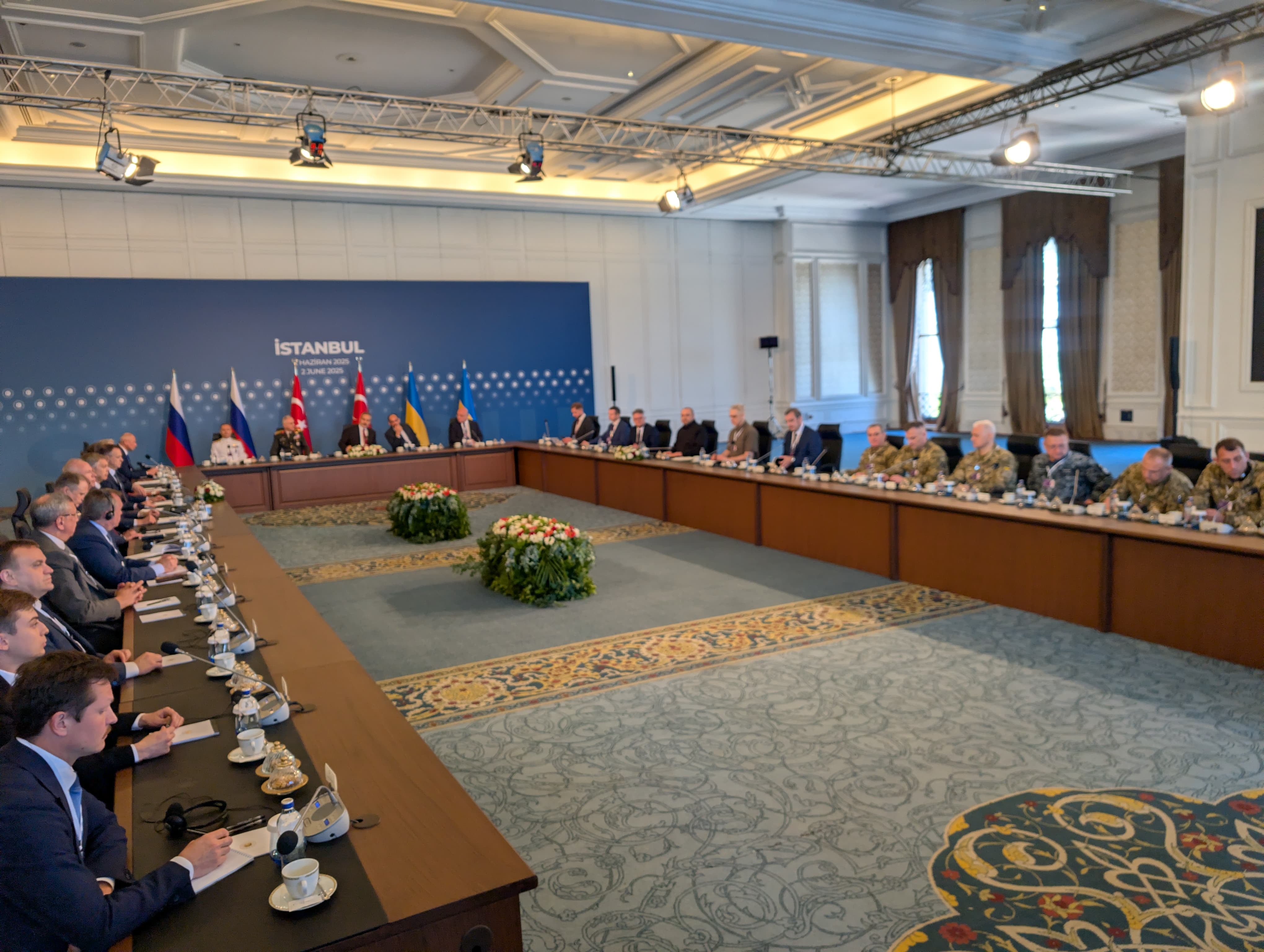 Comienza la reunión entre las delegaciones de Rusia y Ucrania bajo mediación turca