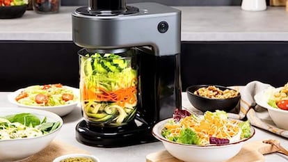 Este espiralizador de verduras de Cecotec es eléctrico