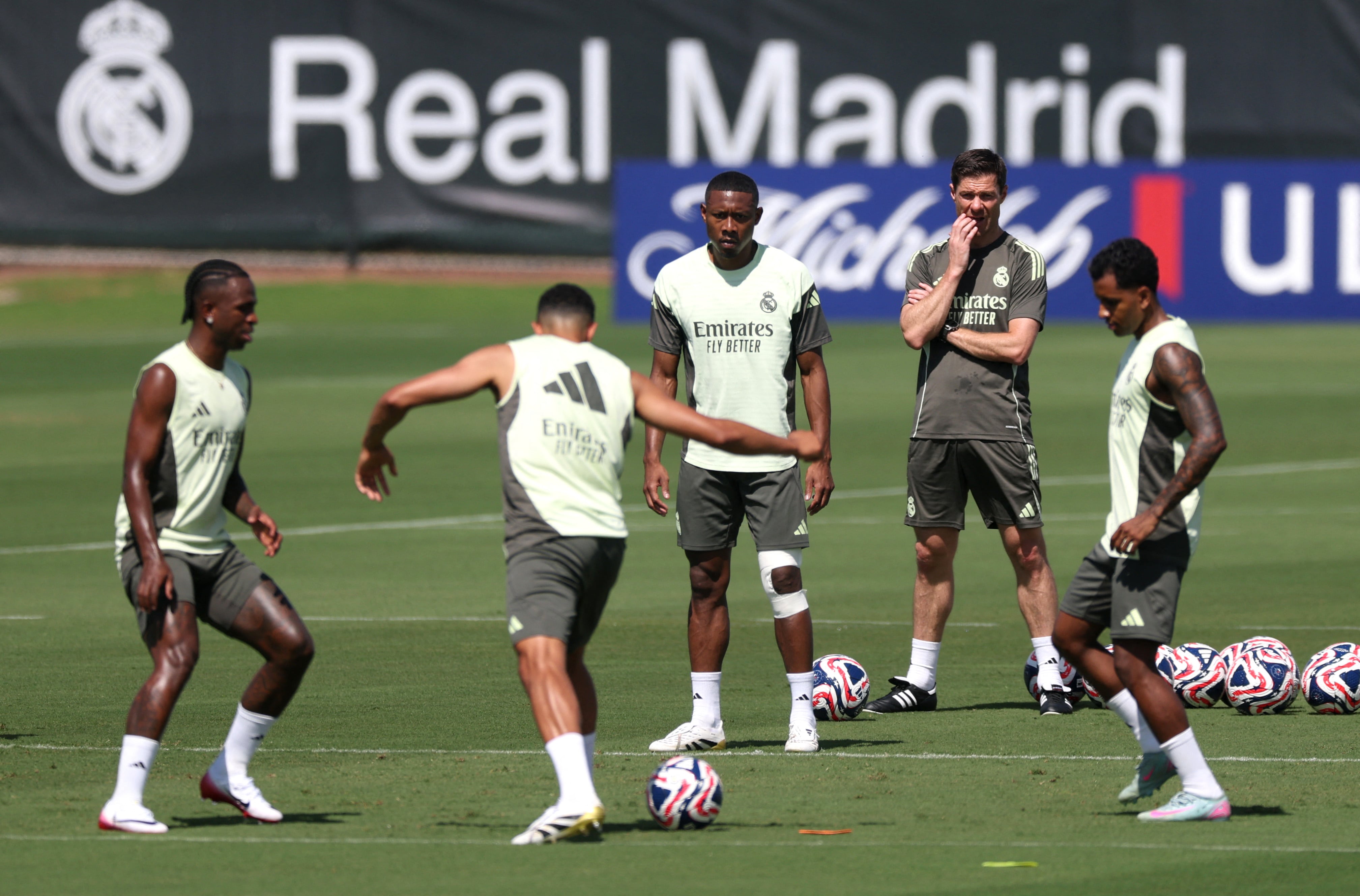 El Real Madrid prepara el Mundial de Clubes sobre hierba bendecida por Bielsa