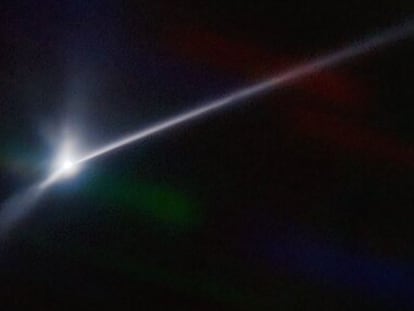 Imagen de la cola de escombros que deja el asteroide Dimorfo tras el impacto de DART.