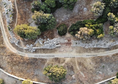 Vista aérea del sector intervenido en el yacimiento de Son Catlar, con indicación de los elementos citados en el texto.