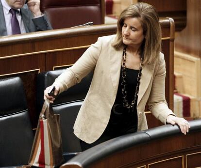 La ministra de Empleo, Fátima Báñez, en el Congreso de los Diputados.