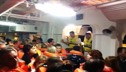 Imagen de la evacuación del 'Costa Concordia' tomada por Sky TV Italia.