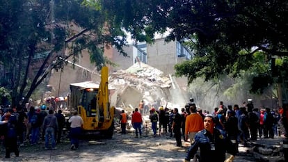 Un edificio derrumbado tras el terremoto de México en 2017.