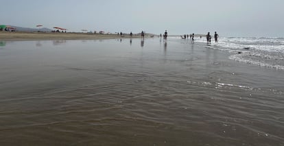 La playa de Maspalomas, en la isla de Gran Canaria, inusualmente vacía a finales del pasado julio.