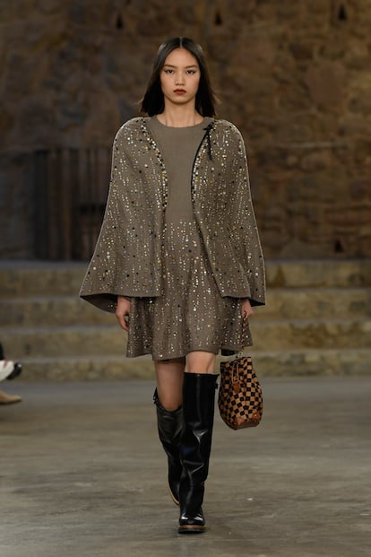 Louis Vuitton Cruise 2025 Show - Runway