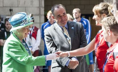 La reina Isabel y Alex Salmond, en Glasgow.