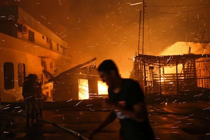 Os moradores ajudaram os bombeiros a combater as chamas na favela do Bodozal. A prefeitura de Manaus está recebendo doações (roupas, colchões, alimentos e itens de higiene pessoal) para entregar às famílias, segundo a Agência Brasil. O ponto de coleta foi montado na Casa Militar, situada na Avenida Padre Agostinho Caballero Martin, 770, bairro Compensa.