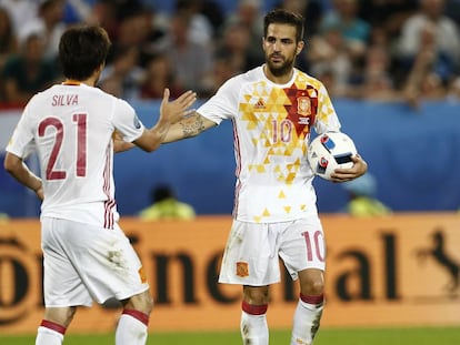 Silva y Cesc, tras el Croacia-España.