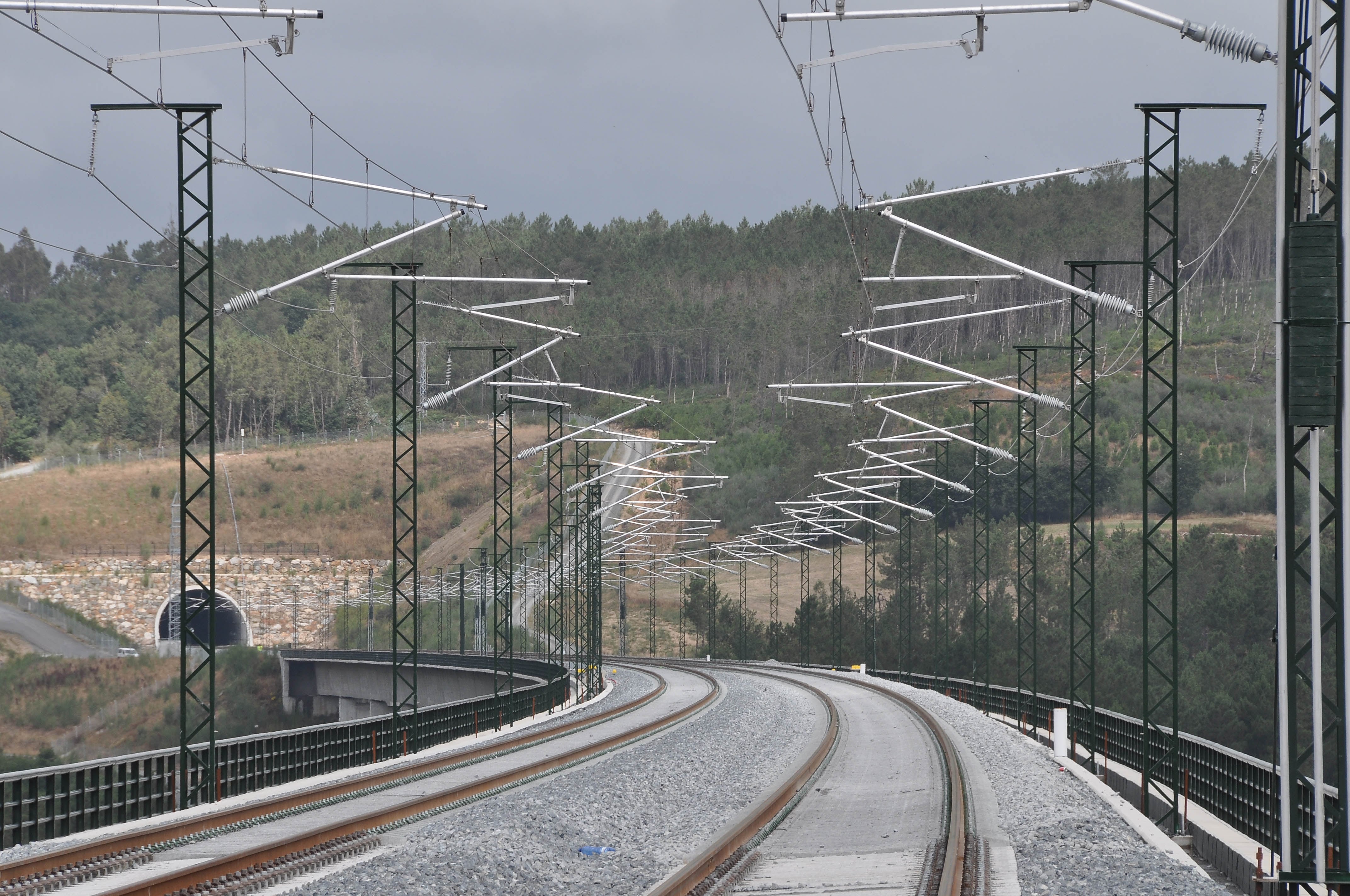 Arca Catenaria, productos ferroviarios que apoyan el crecimiento económico y social