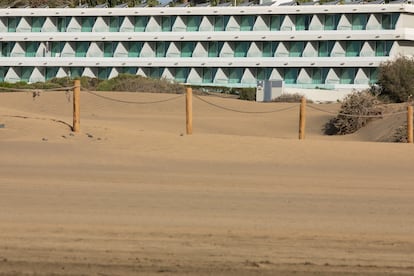 Un complejo hotelero cerrado en Maspalomas (Gran Canaria).