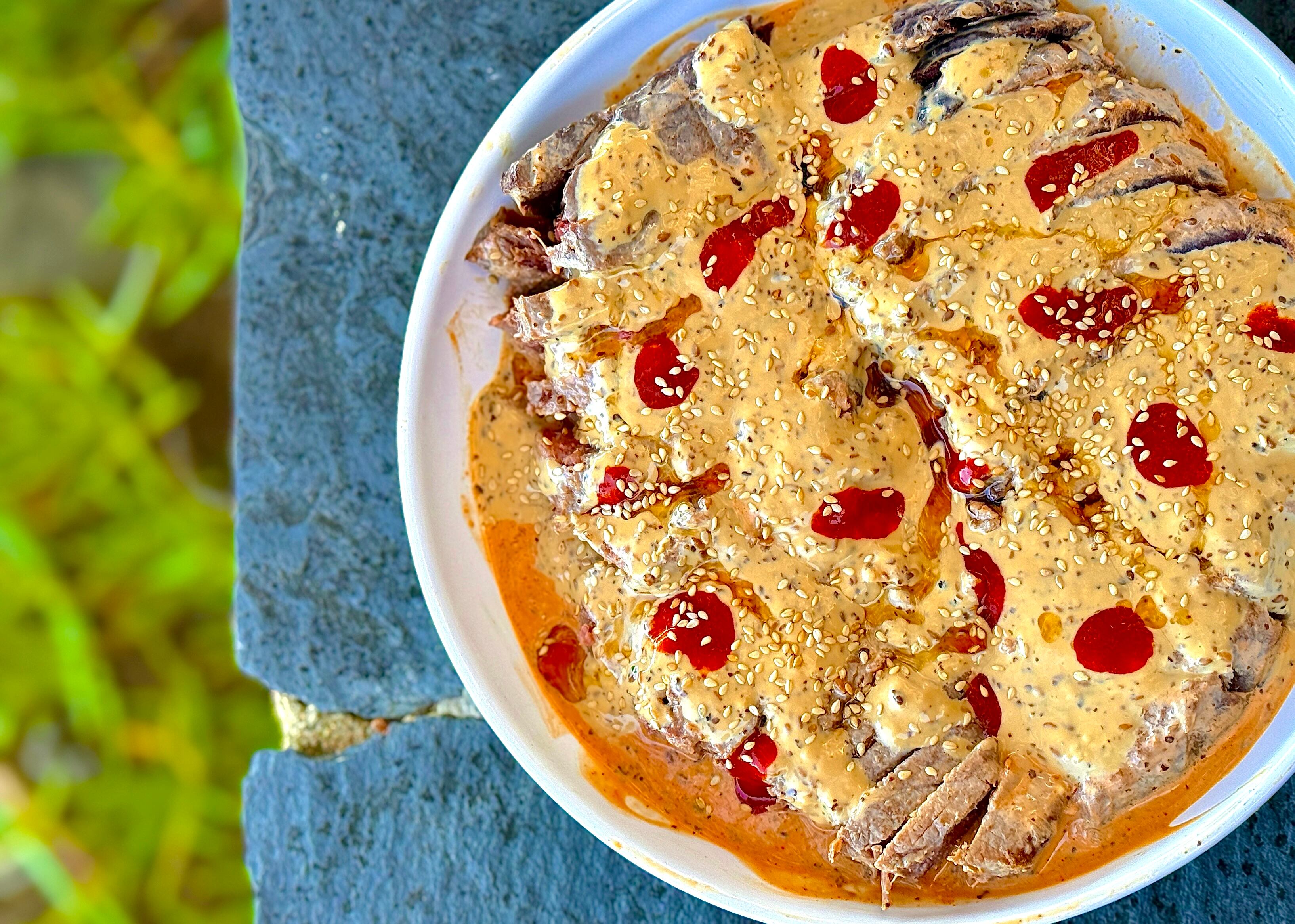 Lomo de atún en salsa de sésamo