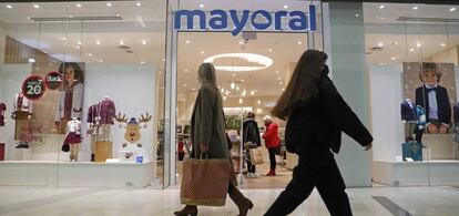 Una tienda de la cadena de moda infantil Mayoral