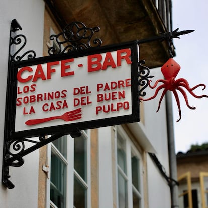 Los Sobrinos del Padre, en la Rúa da Fonte de San Miguel.