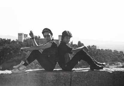 Joe Strummer y Jesús Arias, en Granada.