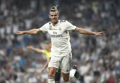 Bale, celebra el primer gol del encuentro, en el Santiago Bernabéu.