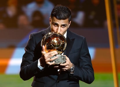 Rodri, con el Baln de Oro el pasado 28 de octubre en Pars.