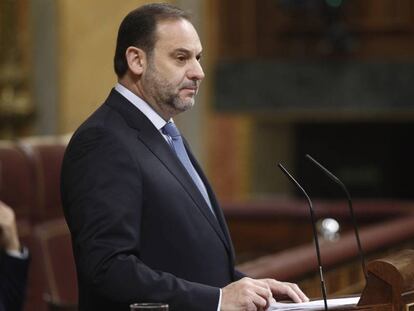 El ministro de Fomento, José Luis Ábalos, este martes en el Congreso.