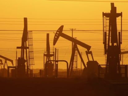 Pozos de petróleo en California (EE UU) donde se usa el método de 'frackiing'.