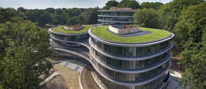 Sede de Triodos Bank en Driebergen, cerca de Utrecht (Países Bajos), construida en madera.  