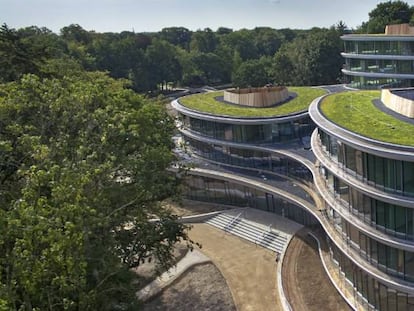 Sede de Triodos Bank en Driebergen, cerca de Utrecht (Países Bajos), construida en madera.  