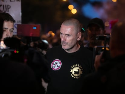 Daniel Esteve, líder de Desokupa, en una manifestación el 25 de mayo contra la entonces alcaldesa de Barcelona, Ada Colau.