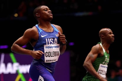 Coleman corretea en la primera serie de los 60m en Birmingham.