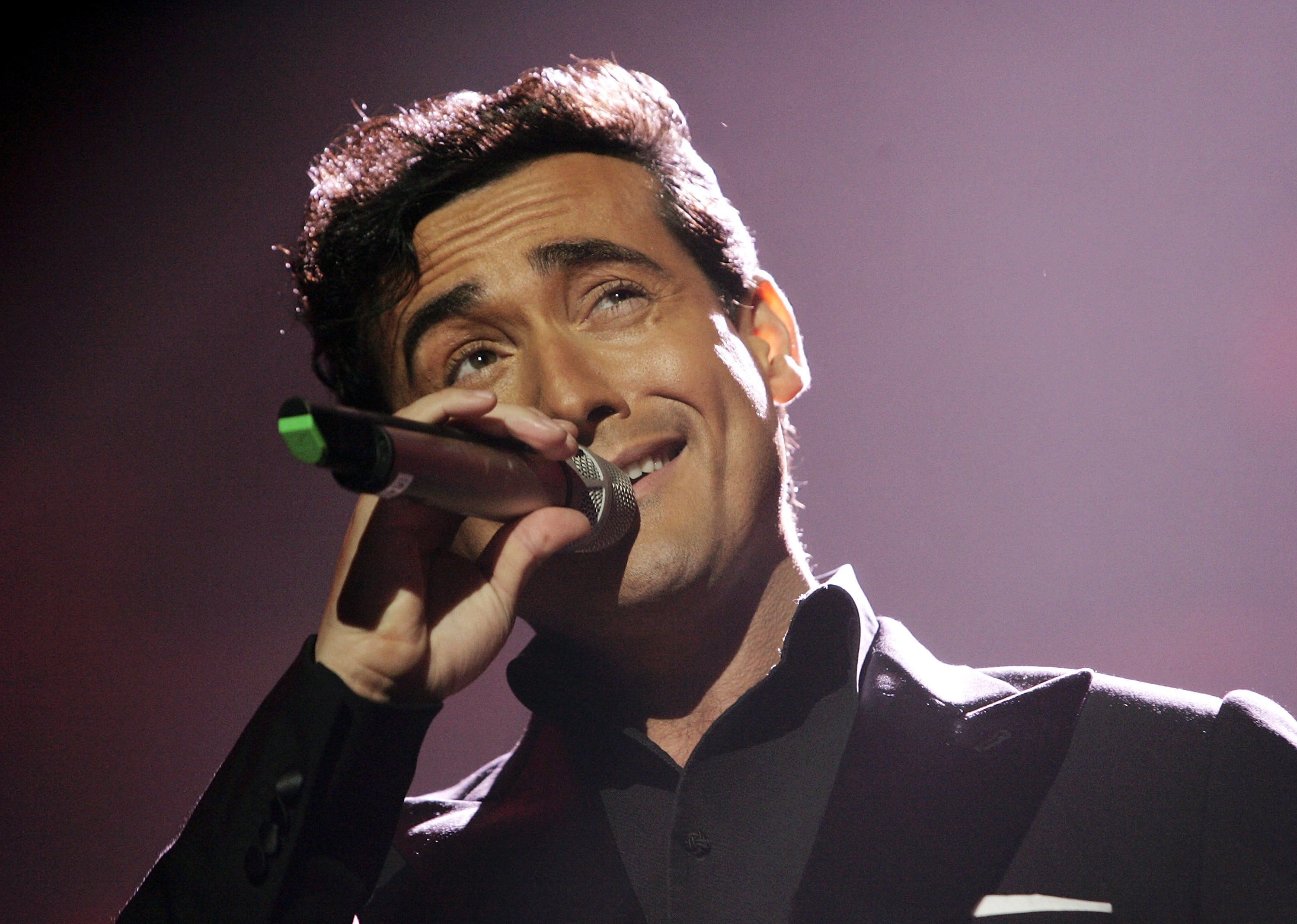 La vida de triunfador y la solitaria muerte a los 53 años de Carlos Marín, el español de Il Divo