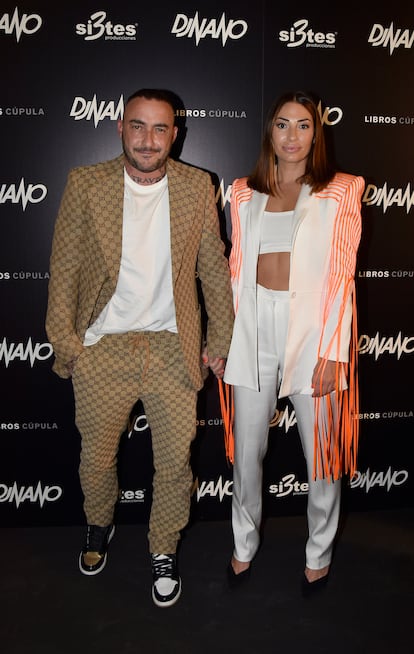 Dj Nano y su mujer Nerea Gismero en la presentación del libro publicado por el Dj, 'Al otro lado de la cabina', un recorrido por sus 25 años de carrera, en el Cine Capitol.