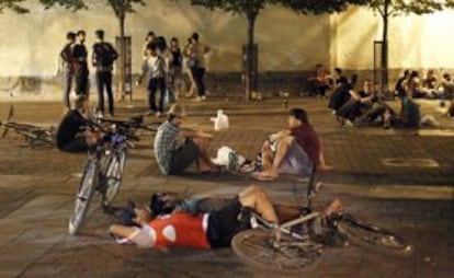 A scene of street drinking in the city.