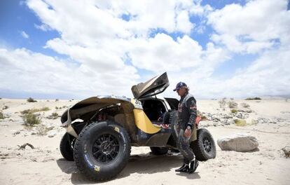 Sainz, tras romper el Peugeot.