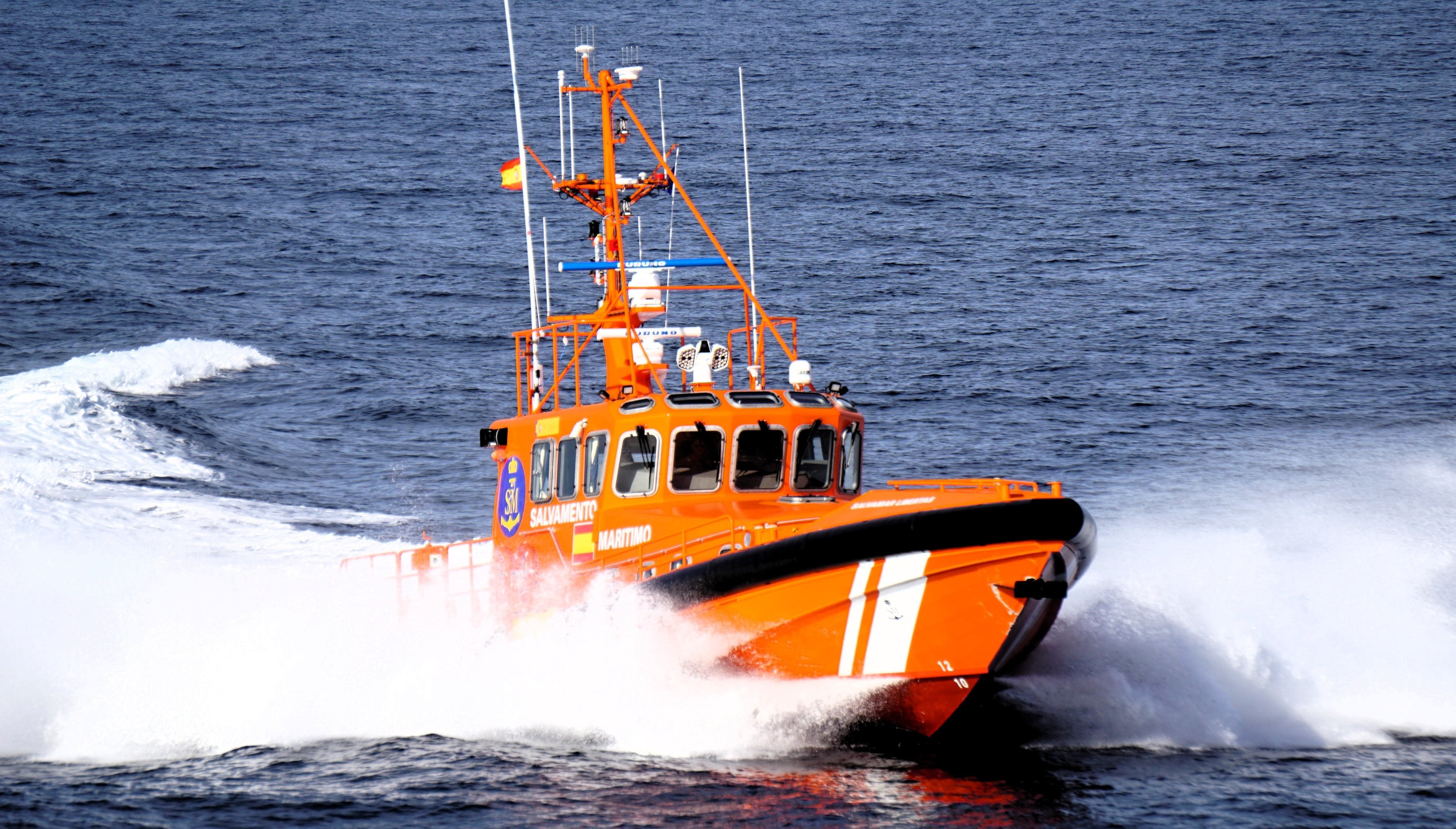 Muere en el helicóptero de rescate una mujer atacada por un tiburón a 514 kilómetros de Canarias