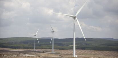 Parque de energías renovables en Arecleoch, Escocia.