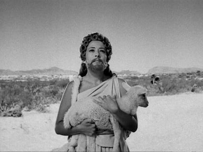 La musa de Buñuel interpretó al Diablo en el filme 'Simón del desierto', en 1965.