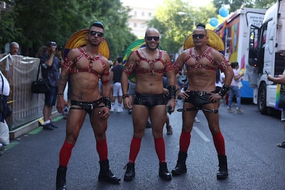 Participantes en el inicio de la marcha del Orgullo en Madrid.