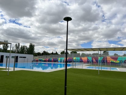 La nueva piscina municipal del distrito de Barajas, a punto de inaugurarse.