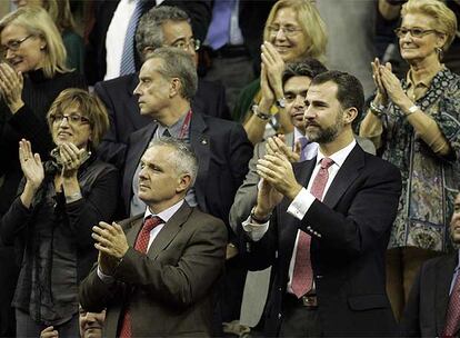 El Príncipe de Asturias no se ha perdido la final en Barcelona y ha festejado el triunfo del equipo español.