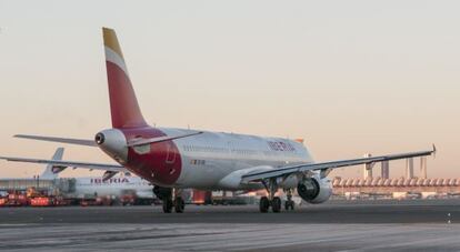 Un A321 de Iberia en el aeropuerto Adolfo Suárez Madrid-Barajas.