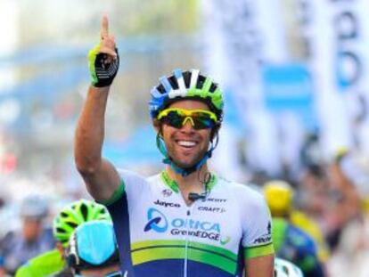 El australiano Michael Matthews celebra su triunfo en la etapa.