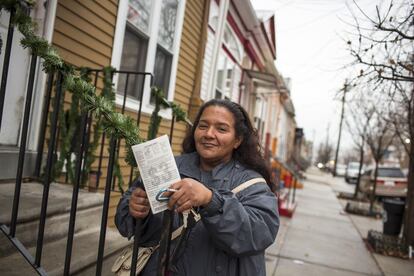 Laura Ortiz es madre soltera de dos hijos. No tiene trabajo. Llegó a Camden hace 30 años de Puerto Rico.